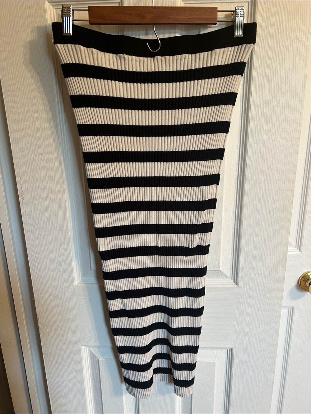 H&M Black and White Striped Ribbed Pencil Skirt